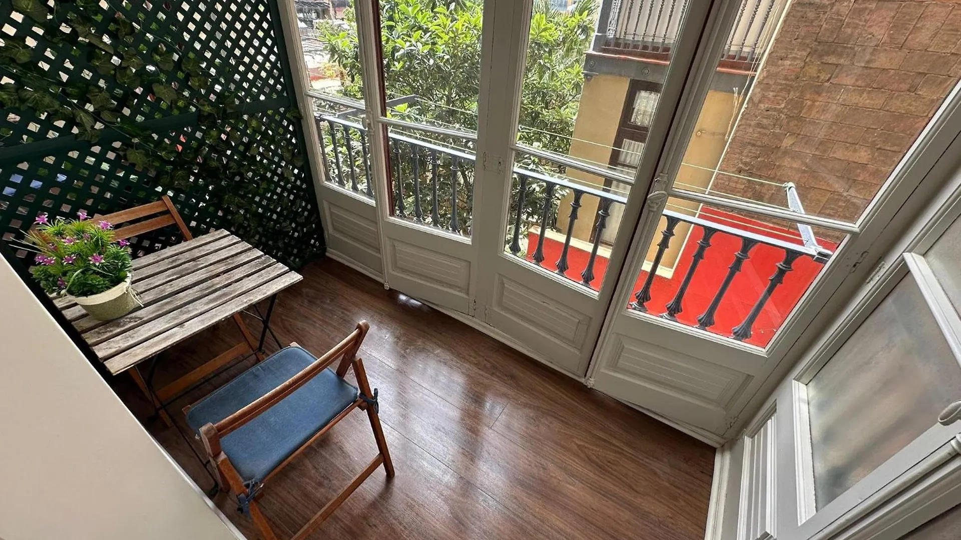 Bed & Breakfast Alojamiento Roger Barcelona Spain