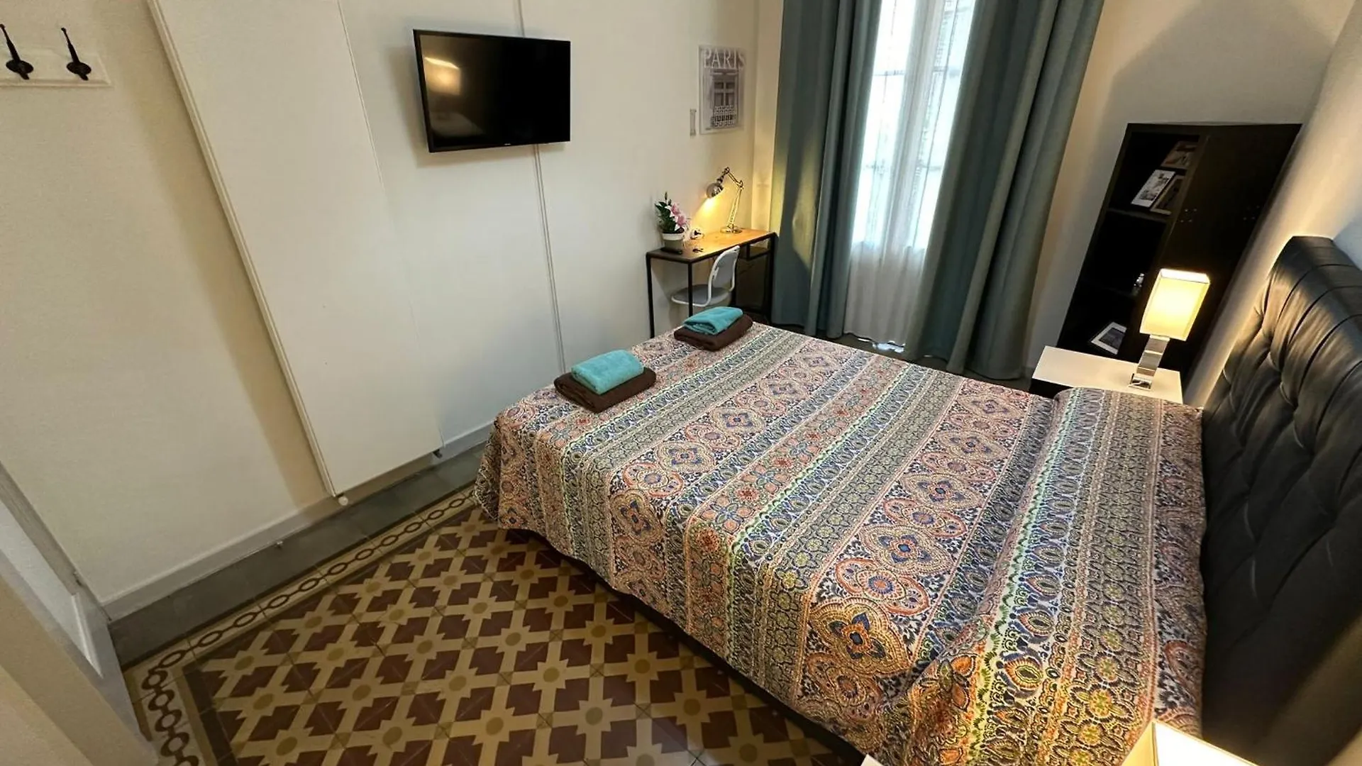 Bed & Breakfast Alojamiento Roger Barcelona Spanien
