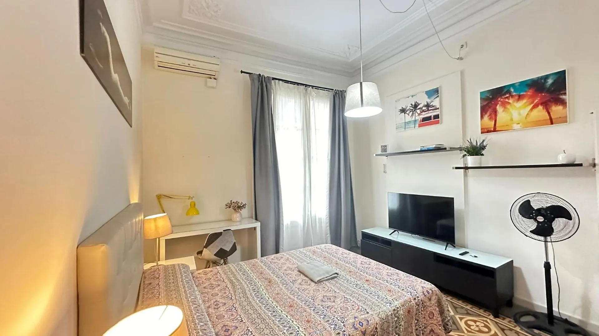 Bed & Breakfast Alojamiento Roger Barcelona