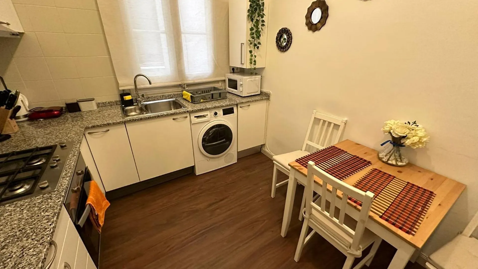 Bed & Breakfast Alojamiento Roger Barcelona